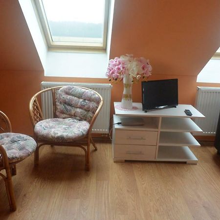 Kobylice Rodinne Ubytovani - Family Accommodation מראה חיצוני תמונה