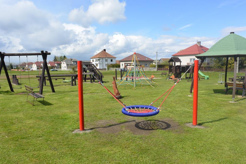 Kobylice Rodinne Ubytovani - Family Accommodation מראה חיצוני תמונה